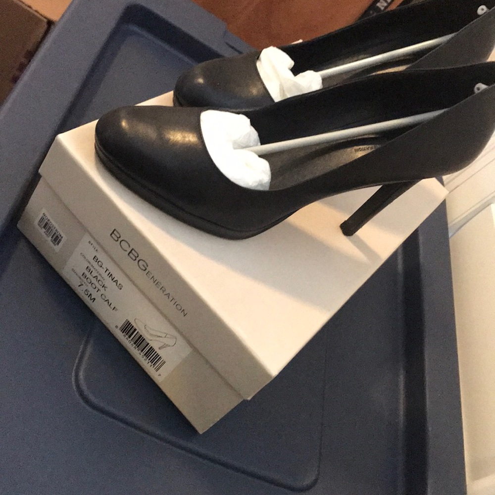 Black leather BCBG heels